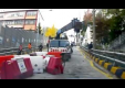 Корейский водитель быстро реагирует, на скатывающийся грузовик